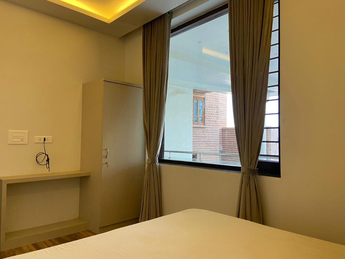 Guru Kripa House Apartment จ๊อดปูร์ ภายนอก รูปภาพ